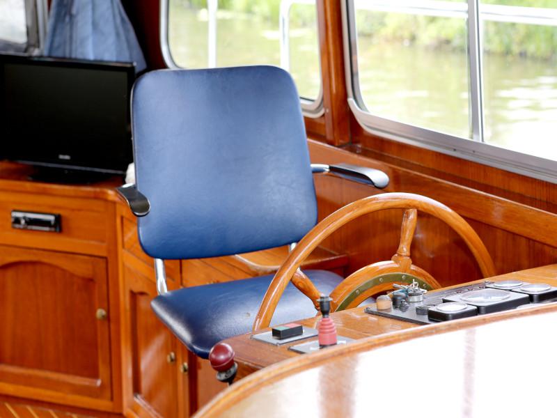 Book yachts online - motorboat - Barkas 1100 - Sirius - rent