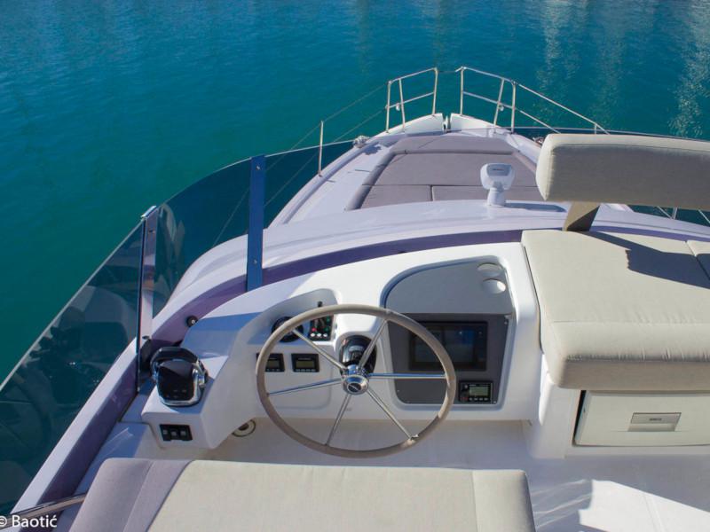 Book yachts online - motorboat - Bavaria E40 Fly - Danijela - rent