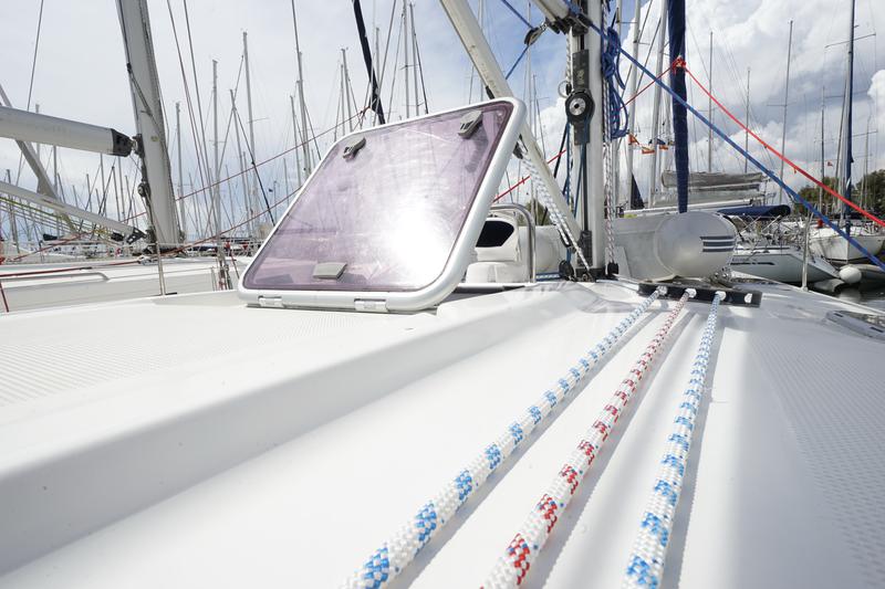 Book yachts online - sailboat - Bavaria 43 Cruiser - Kairos (Fully Refurbished 2019) - rent