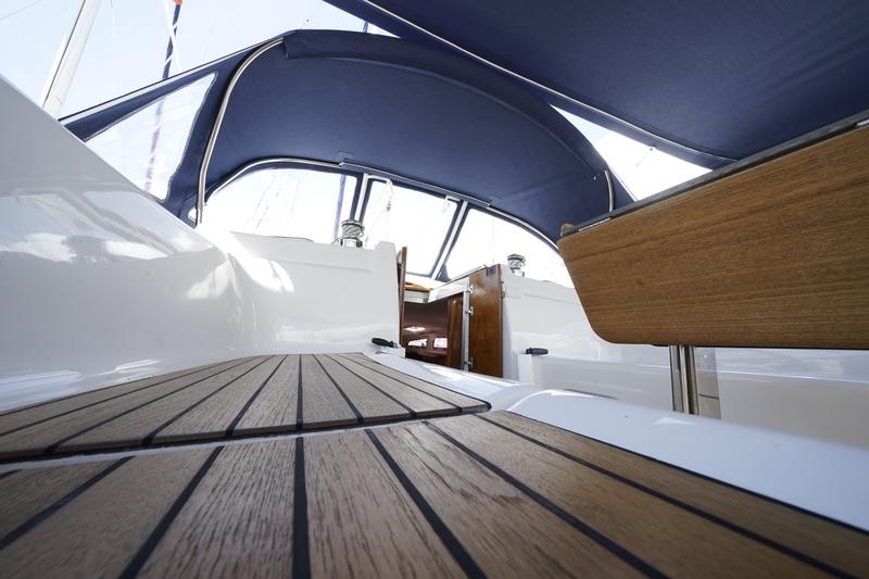 Book yachts online - sailboat - Bavaria 43 Cruiser - Kairos (Fully Refurbished 2019) - rent