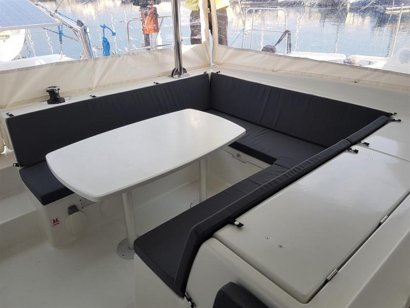 Book yachts online - catamaran - Lagoon 421 - Bellvista - rent