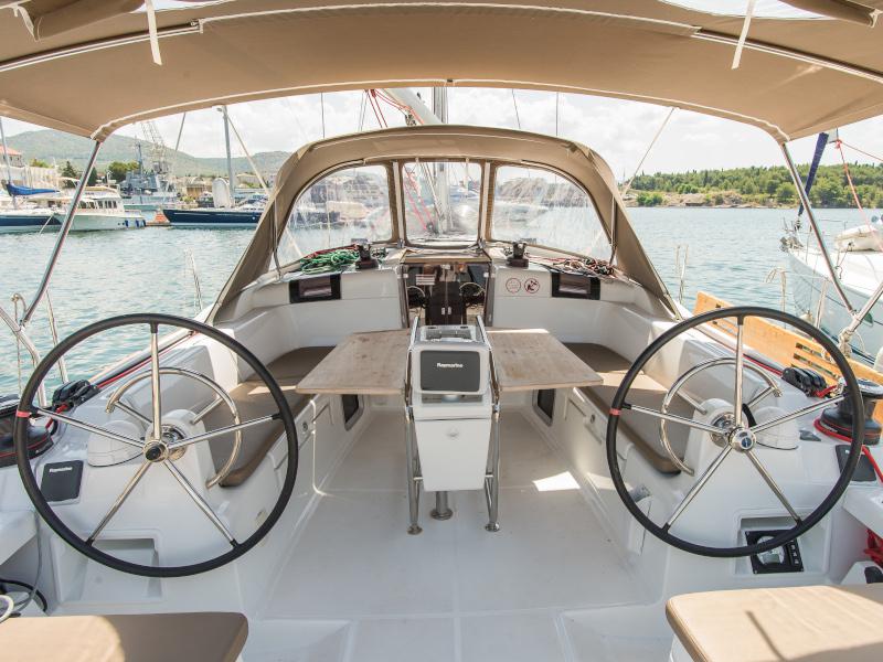 Book yachts online - sailboat - Sun Odyssey 449 - ELISSA - rent