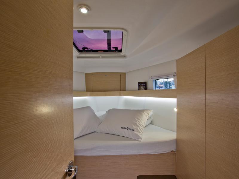 Book yachts online - sailboat - Elan 45 Impression - LIYA - rent