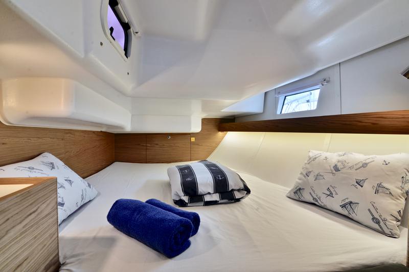 Book yachts online - sailboat - Elan 40 Impression - IRON MAN - rent