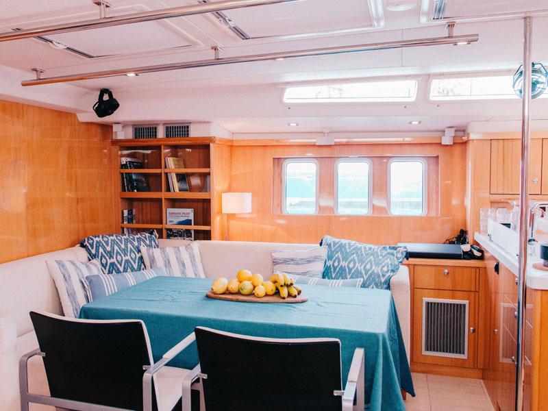 Book yachts online - sailboat - Hanse 630 - Zara - rent