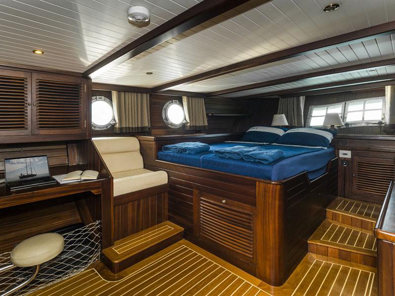 Book yachts online - other - Motor sailer - Lady Q - rent