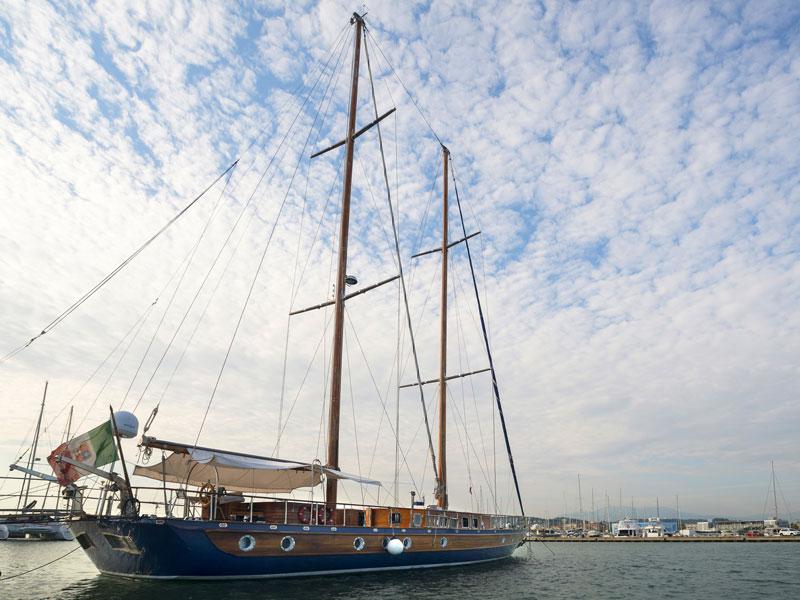 Book yachts online - other - Motor sailer - Lady Q - rent