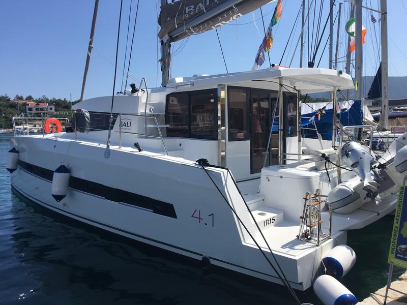 Book yachts online - catamaran - Bali 4.1 - Iris - rent
