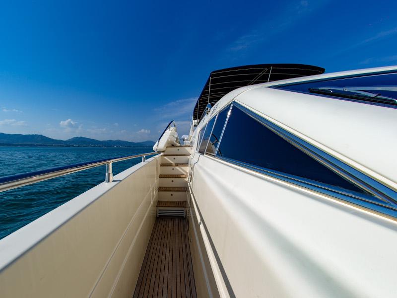 Book yachts online - motorboat - Posillipo Technema 82 - Say Yes - rent
