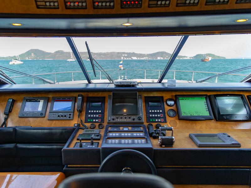 Book yachts online - motorboat - Posillipo Technema 82 - Say Yes - rent
