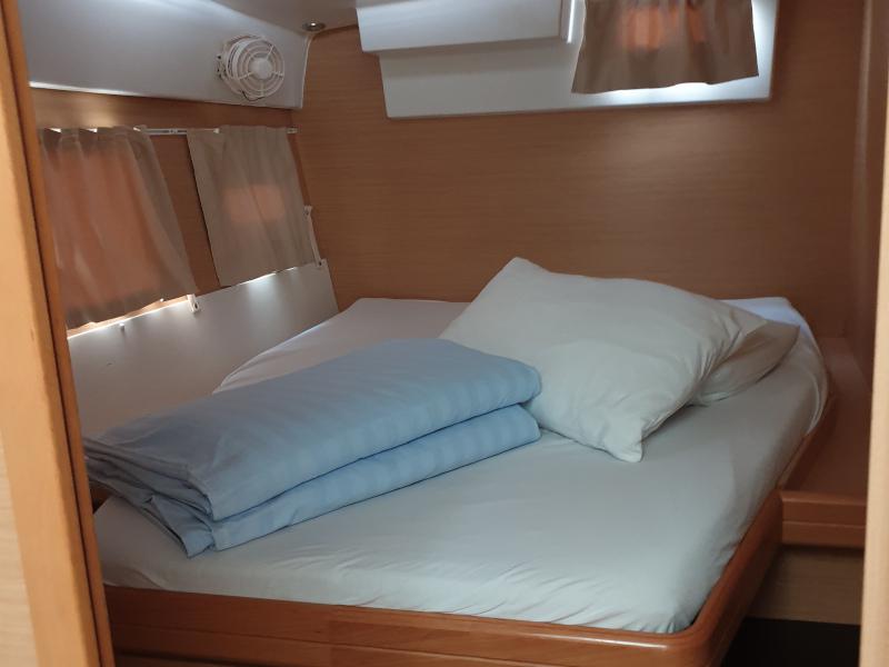 Book yachts online - catamaran - Lagoon 420 - JaJa 4 - rent