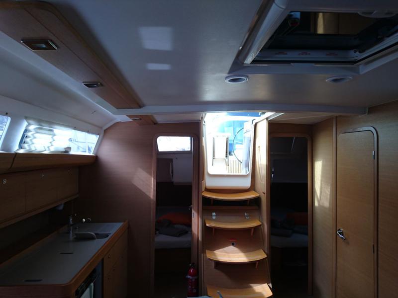 Book yachts online - sailboat - Dufour 410 Grand Large 8 - Geronimo - rent