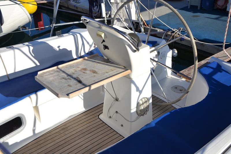 Book yachts online - sailboat - Bavaria 36 - Altair - rent