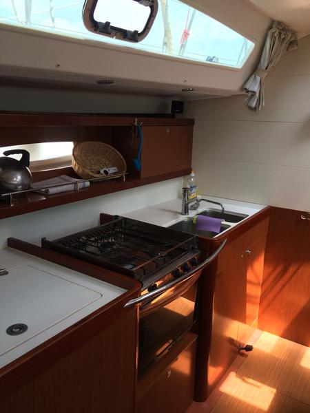 Book yachts online - sailboat - Beneteau Oceanis 50 - Luna M - rent