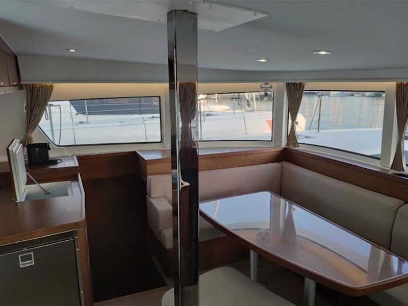 Book yachts online - catamaran - Lagoon 42 - Ulysses - rent