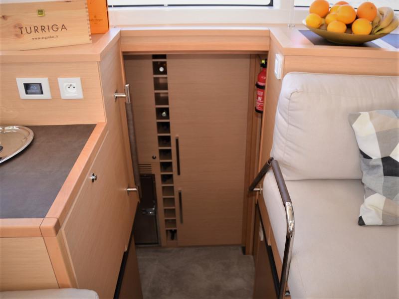 Book yachts online - catamaran - Lagoon 560 - Taipan - rent
