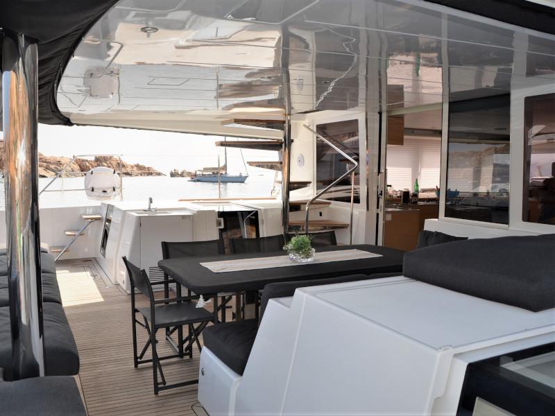 Book yachts online - catamaran - Lagoon 560 - Taipan - rent