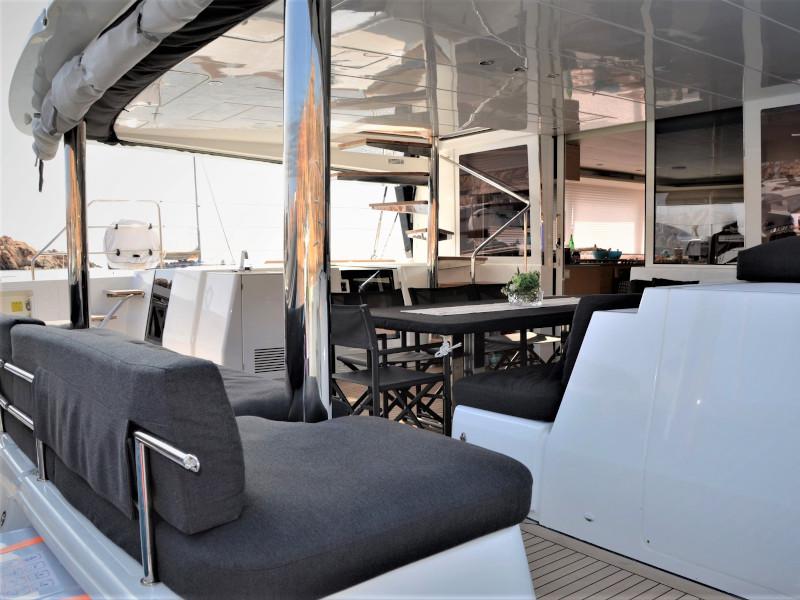 Book yachts online - catamaran - Lagoon 560 - Taipan - rent