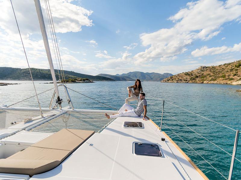 Book yachts online - catamaran - Lagoon 560 - Taipan - rent