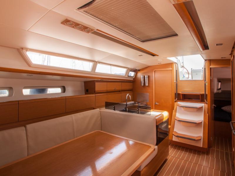 Book yachts online - sailboat - Sun Odyssey 439 - Gipsy Queen - rent