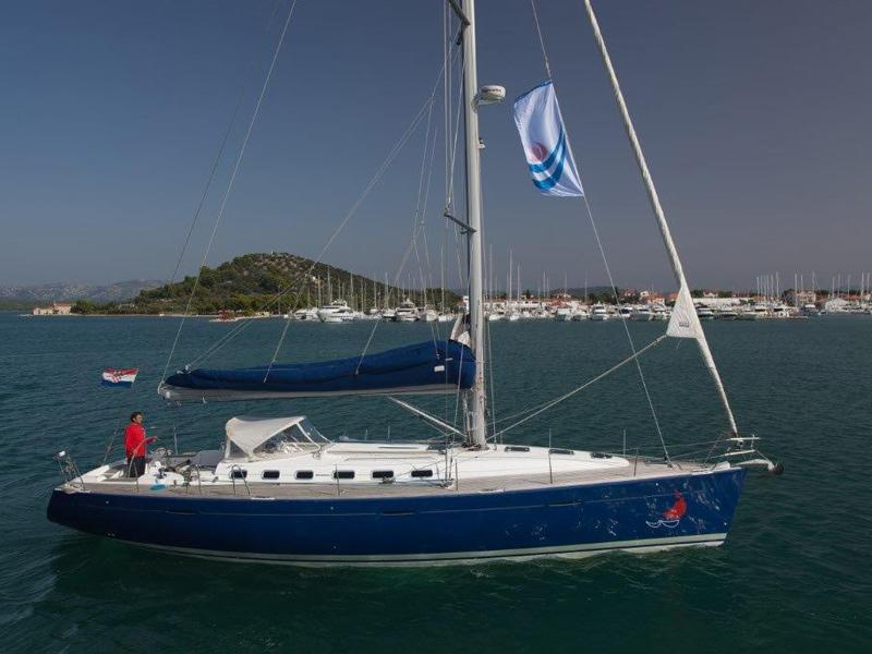Book yachts online - sailboat - First 47.7 - MH 31 - rent