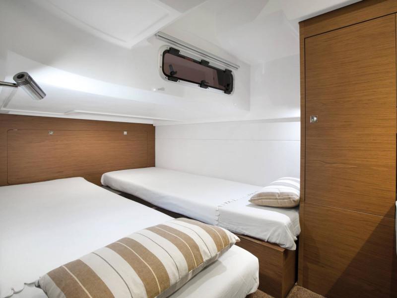 Book yachts online - motorboat - Leader 36 - PARTENOPE - rent