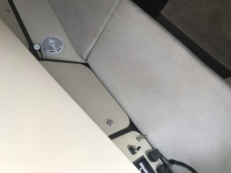 Book yachts online - motorboat - Magazzu' M11 Coupe - Ice Beat - rent