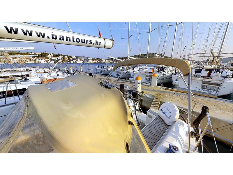 Book yachts online - sailboat - Dufour 325 Grand Large - Alma R  - rent