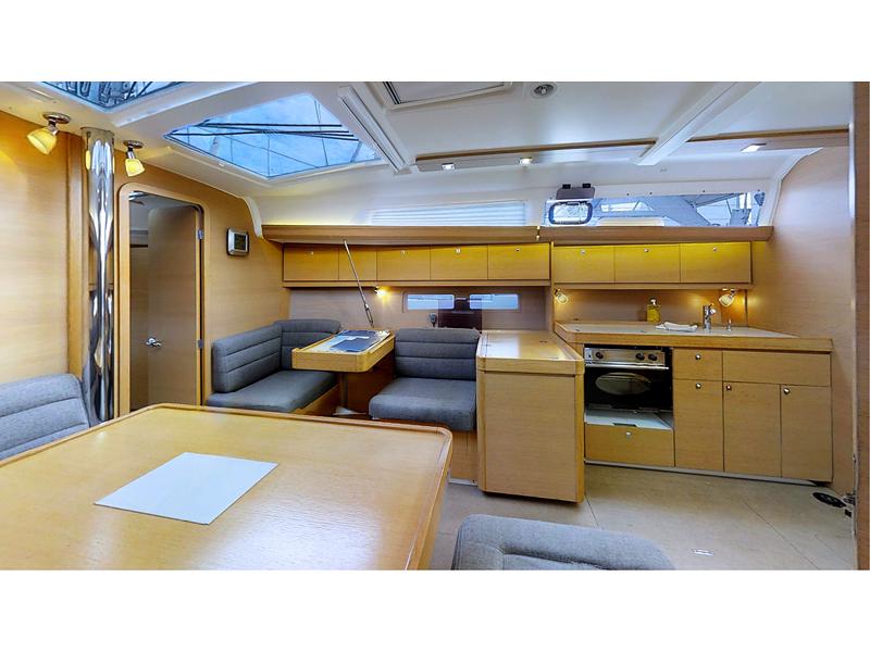 Book yachts online - sailboat - Dufour 410 Grand Large - Lily FB - rent