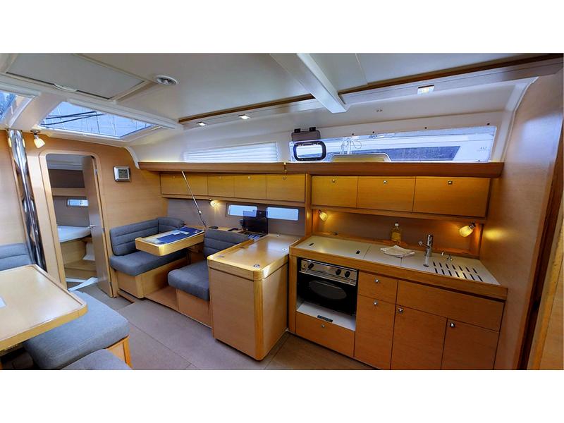 Book yachts online - sailboat - Dufour 410 Grand Large - Mila - rent