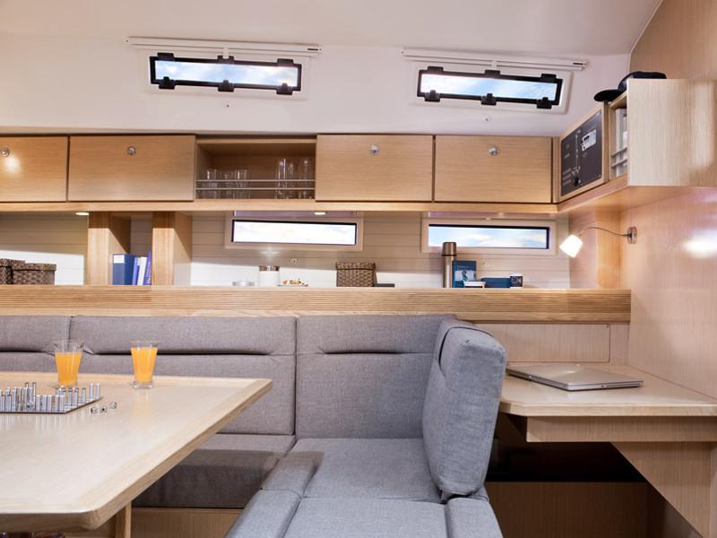 Book yachts online - sailboat - Bavaria 45 Cruiser - Tiresia - Solar Panel - rent