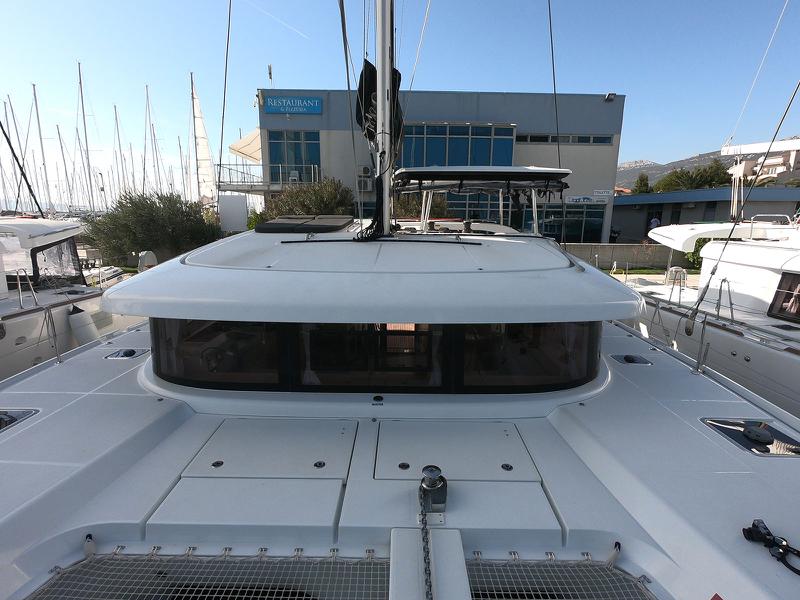 Book yachts online - catamaran - Lagoon 42 - MEERKAT - rent