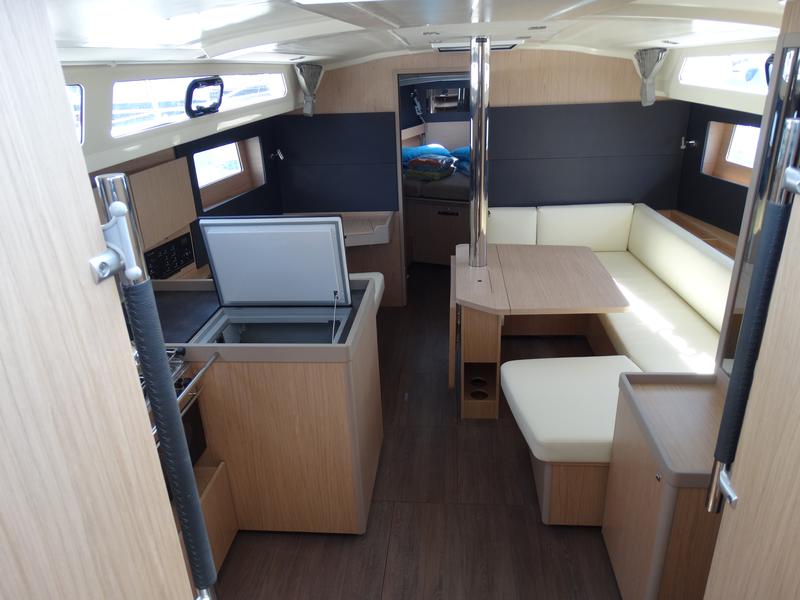 Book yachts online - sailboat - Oceanis 41.1 - KOS 41.4 - rent