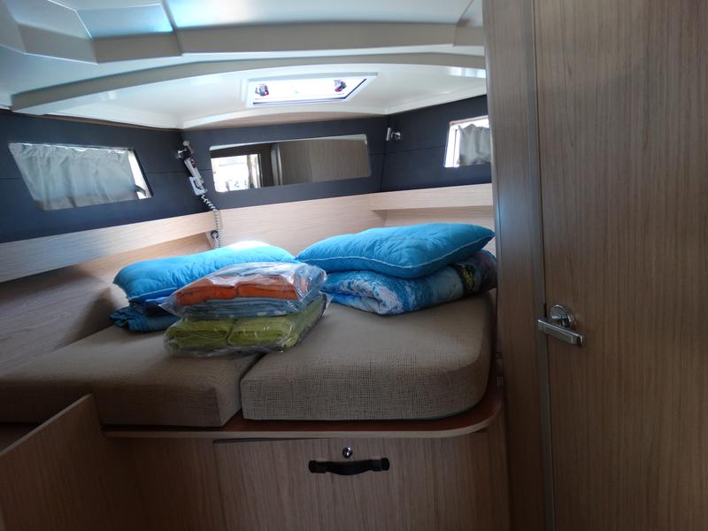 Book yachts online - sailboat - Oceanis 41.1 - KOS 41.4 - rent