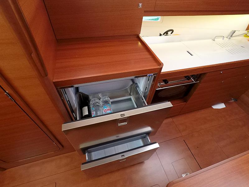 Book yachts online - sailboat - Dufour 382 GL - Tanja - BT - rent