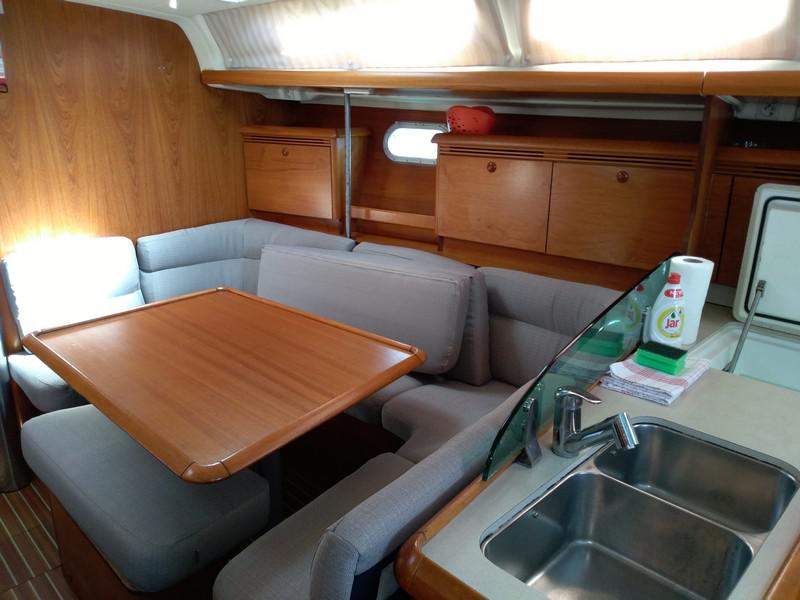 Book yachts online - sailboat - Sun Odyssey 43 - MAKARSKA II - rent