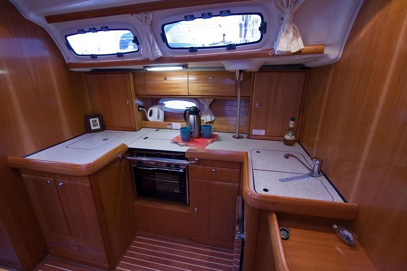 Book yachts online - sailboat - Bavaria 46 Cruiser - GRAČIĆ II - rent