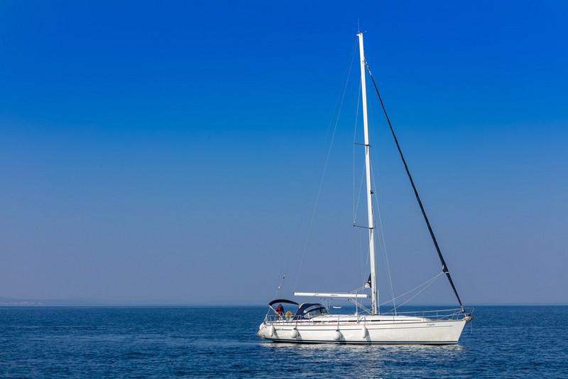 Book yachts online - sailboat - Bavaria 49 - ANGELA - rent