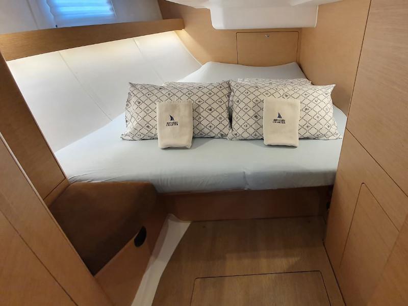 Book yachts online - sailboat - Elan Impression 45 - Princess Tena with A/C - rent