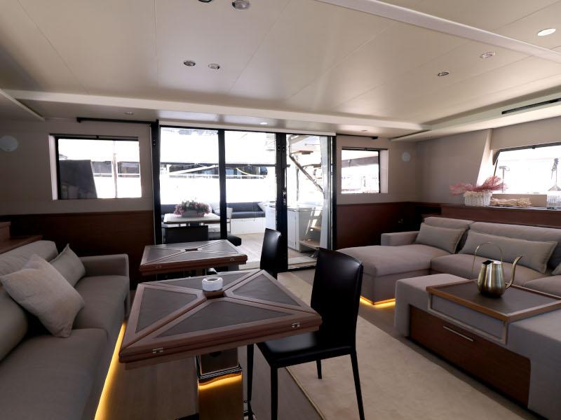 Book yachts online - powercatamaran - Lagoon 630 - Dragò - rent