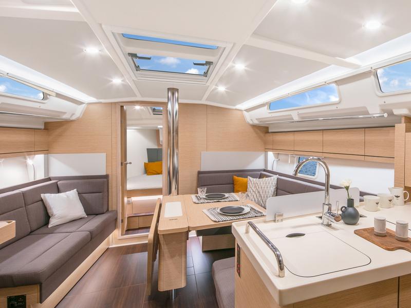 Book yachts online - sailboat - Hanse 418 - Eugene (Generator &amp; Watermaker)  - rent