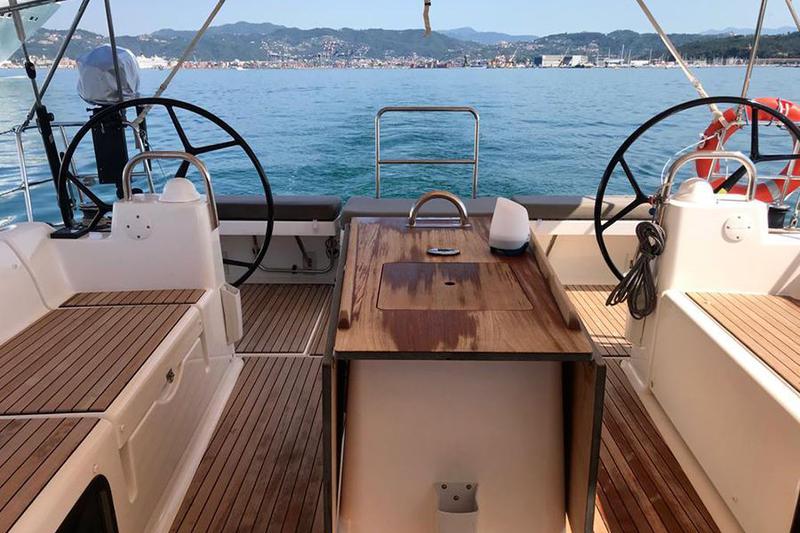 Book yachts online - sailboat - Dufour 512 Grand Large (Owner version) - Nostra - rent