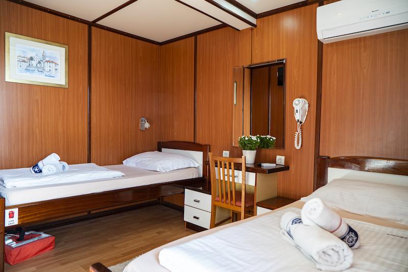 Book yachts online - motorboat - Motoryacht  Liberty - Liberty - rent