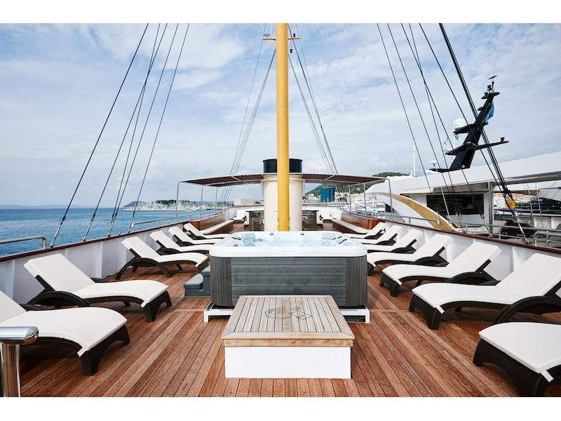 Book yachts online - motorboat - Motoryacht Queen Jelena - Queen Jelena - rent