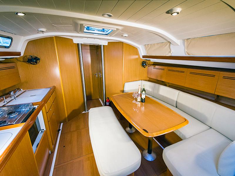 Book yachts online - sailboat - Beneteau Cyclades 43 - Dubi - rent