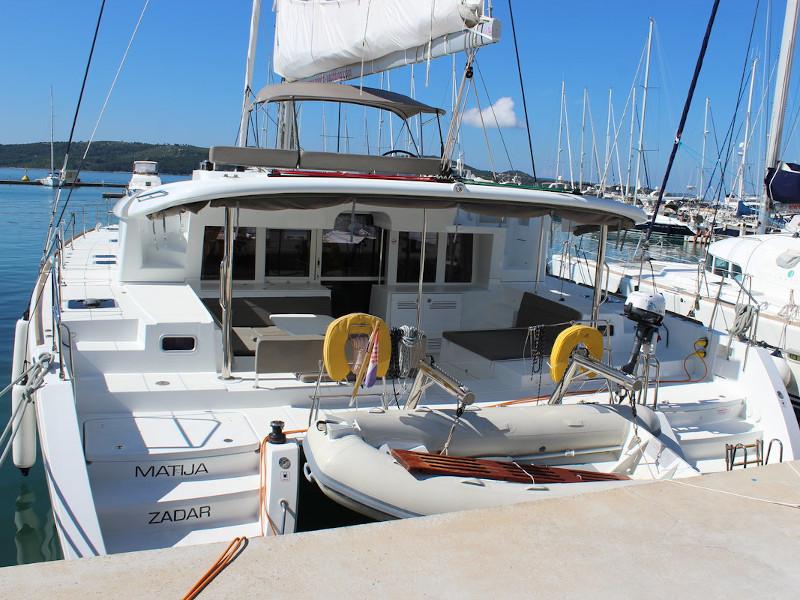 Book yachts online - catamaran - Lagoon 450 Fly - MATIJA (AC in Salon and cabin + generator) - rent