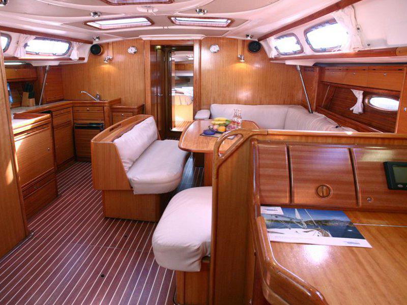 Book yachts online - sailboat - Bavaria 43 Cruiser - EC- 43B-10-G - rent