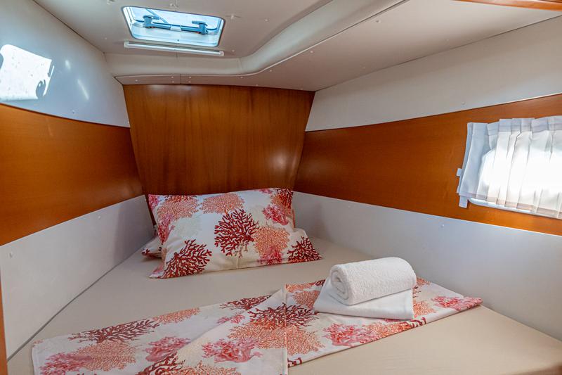 Book yachts online - powercatamaran - Lagoon power 44 (2006) - 2020 total refit - DUPLA - rent