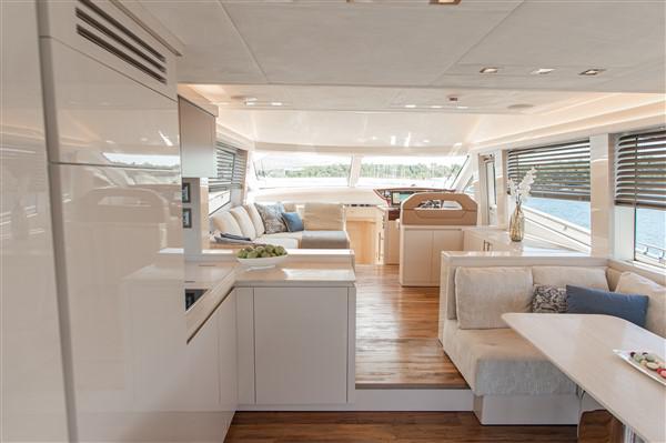 Book yachts online - motorboat - Monte Carlo Yacht 66 - Five Weeks - rent