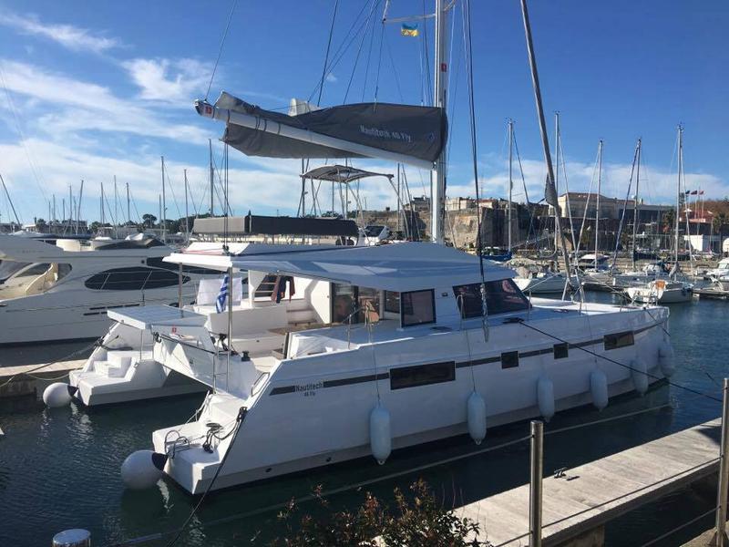 Book yachts online - catamaran - Nautitech 46 Fly A/C &amp; GEN - CABRIO - rent